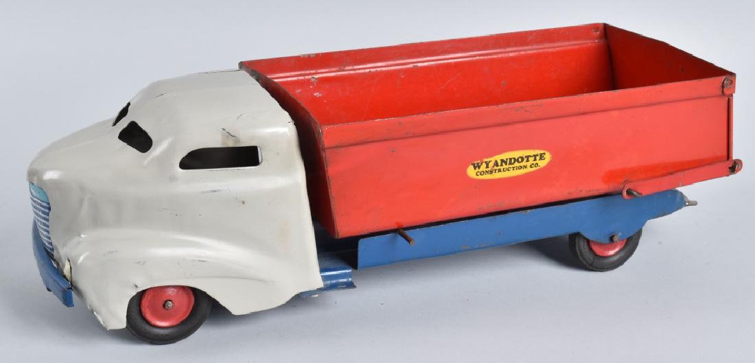 21" WYANDOTTE DUMP TRUCK (1 of 6)