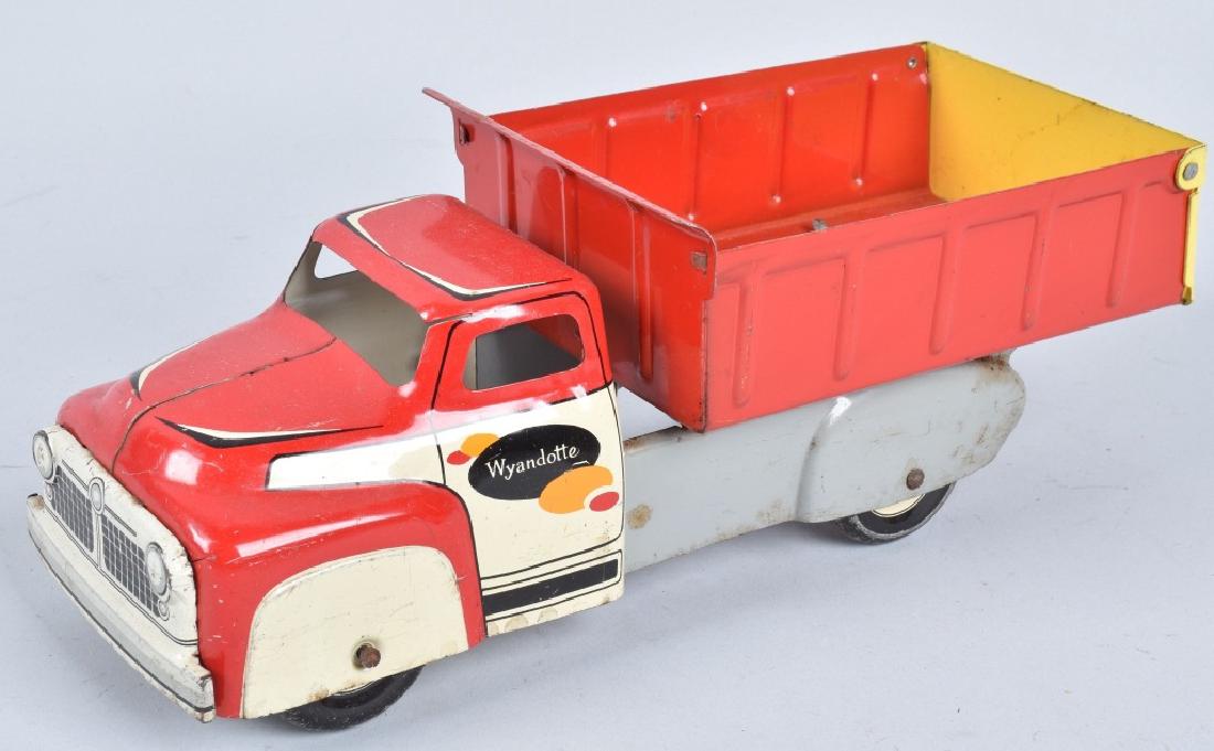 WYANDOTTE DUMP TRUCK, RED / GRAY (1 of 5)