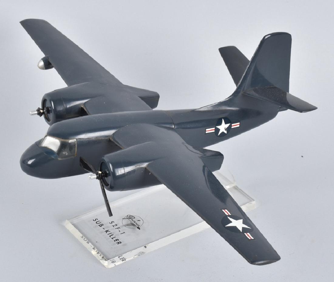 GRUMMAN S2F-1 SUB KILLER AIRPLANE DESK MODEL (1 of 5)