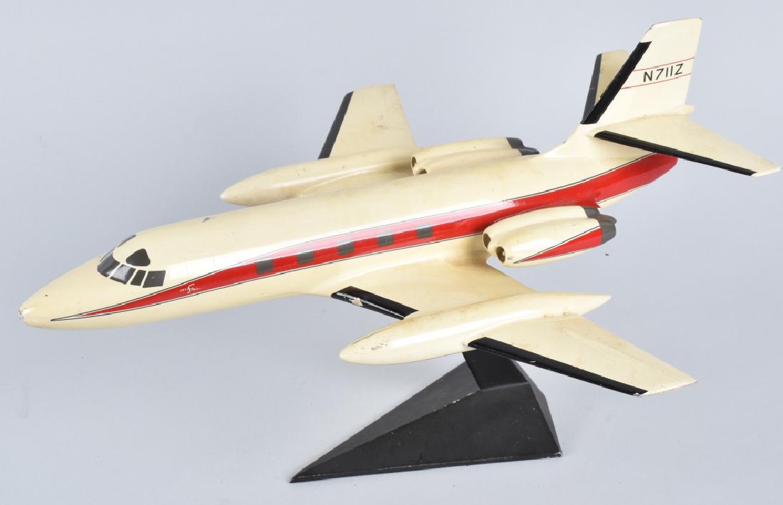 LOCKHEED JET STAR METAL DESK MODEL AIRPLANE (1 of 7)