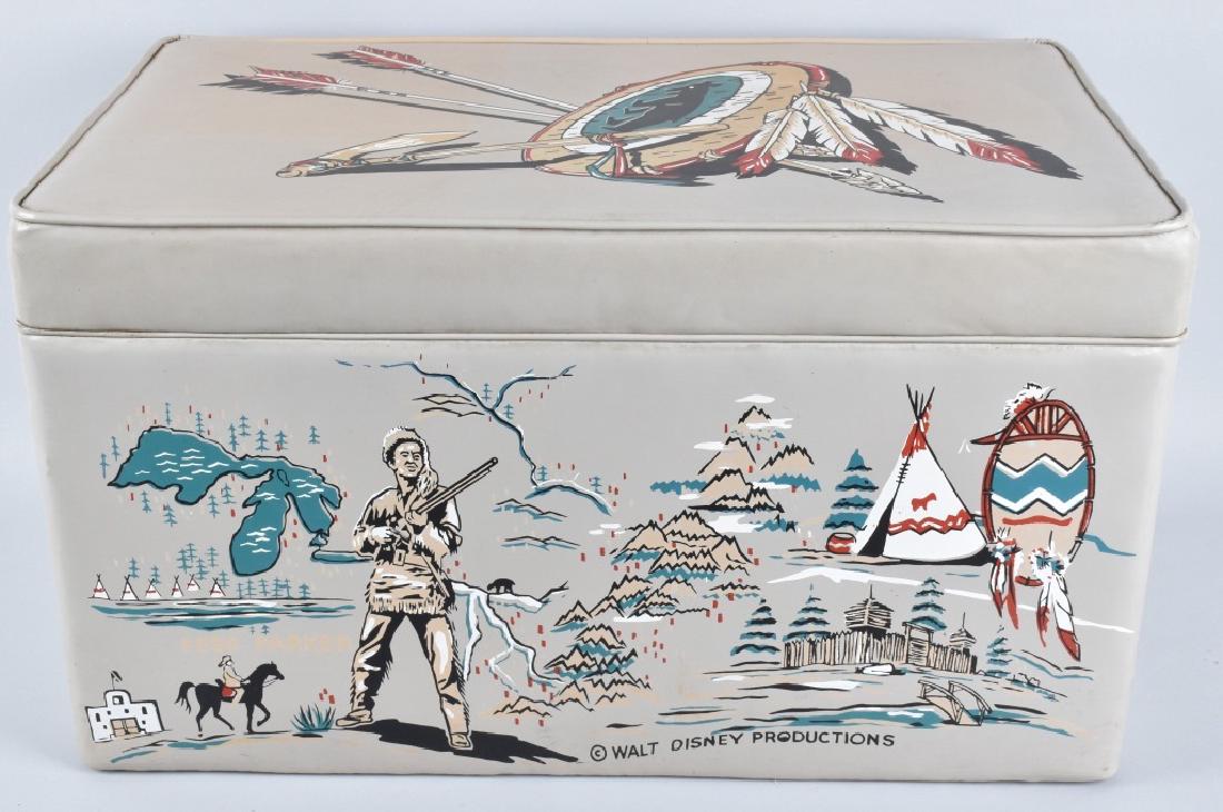 1950's DAVY CROCKETT FESS PARKER TOY CHEST (1 of 9)