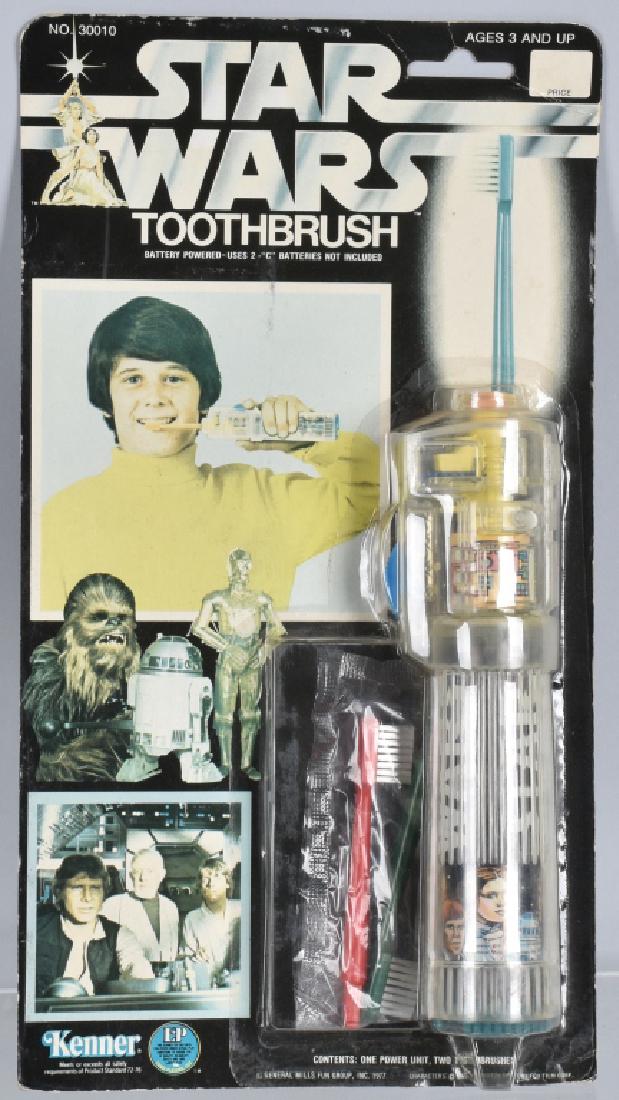 1977 STAR WARS ELECTRIC TOOTH BRUSH MOC: New Old Stock still sealed in the card. Excellent