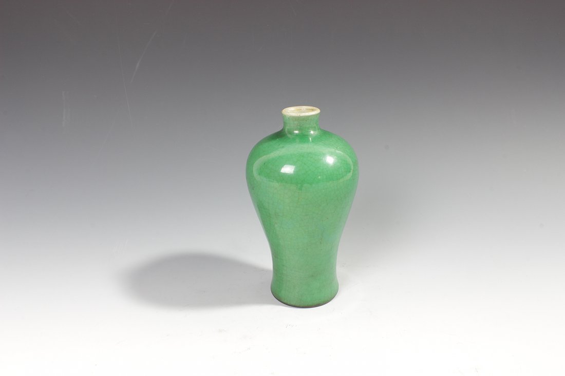 A green-glazed vase(Mei Ping) Qing Dynasty: 清 綠釉梅瓶 5.11in. h2