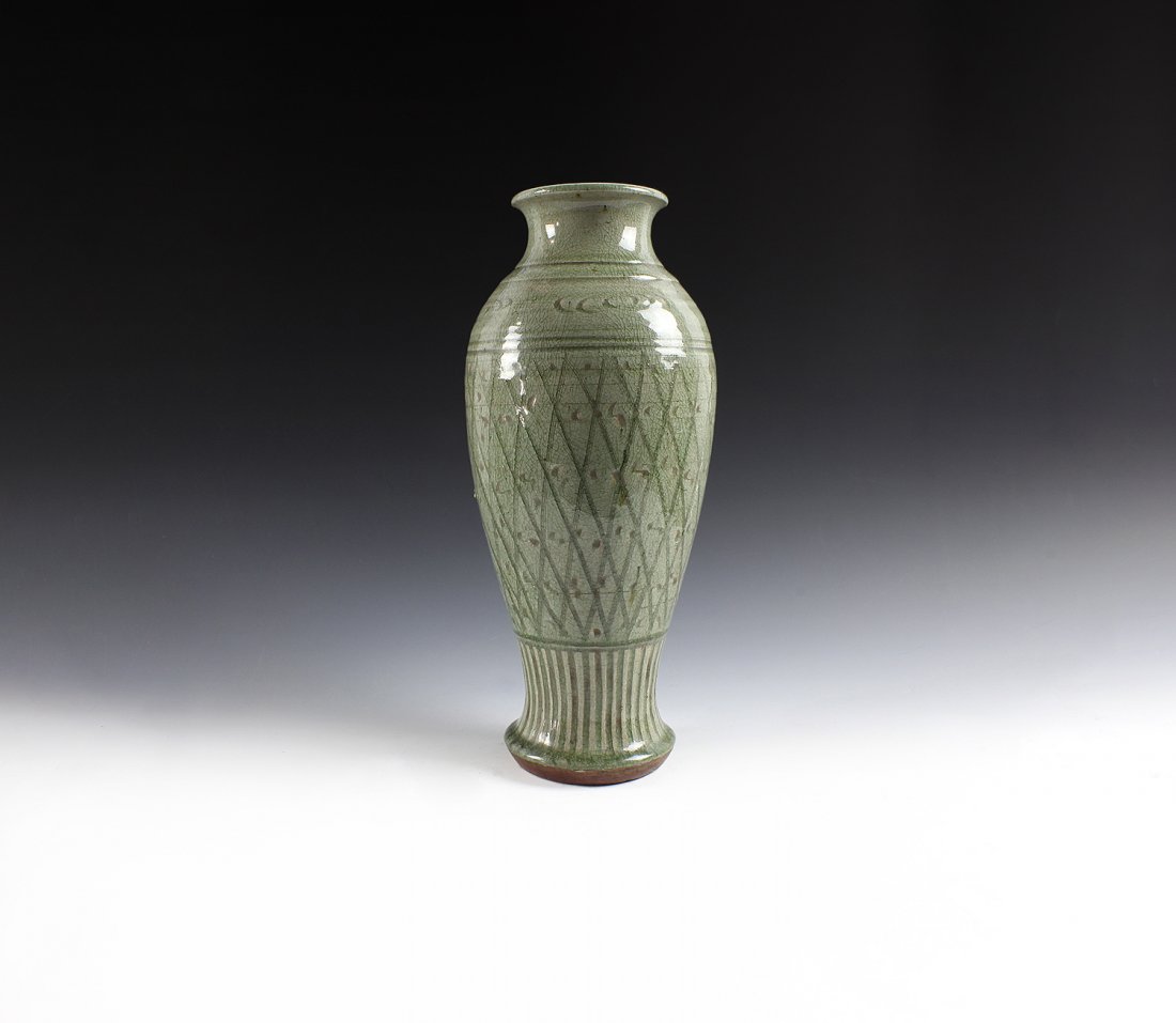 A Longquan celadon glazed vase (1 of 4)