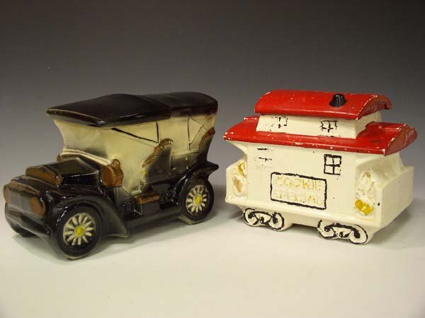 Lot of 2 McCoy & USA Cookie Jars "AS IS": You are bidding on Lot of 2 McCoy Cookie Jars. These Cookie jars have some DAMAGE. David Iver Auctions will be conducting this online and in house auction at 11:00 AM CST on Sunday October 3, 2004. Th