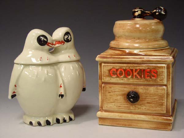 Lot of 2 McCoy Cookie Jars "AS IS": You are bidding on Lot of 2 McCoy Cookie Jars. These Cookie jars have some DAMAGE. David Iver Auctions will be conducting this online and in house auction at 11:00 AM CST on Sunday October 3, 2004. Th