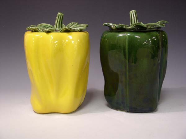 Lot of 2 McCoy Cookie Jars "AS IS": You are bidding on Lot of 2 McCoy Cookie Jars. These Cookie jars have some DAMAGE. David Iver Auctions will be conducting this online and in house auction at 11:00 AM CST on Sunday October 3, 2004. Th