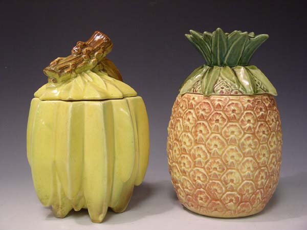 Lot of 2 McCoy Cookie Jars "AS IS": You are bidding on Lot of 2 McCoy Cookie Jars. These Cookie jars have some DAMAGE. David Iver Auctions will be conducting this online and in house auction at 11:00 AM CST on Sunday October 3, 2004. Th