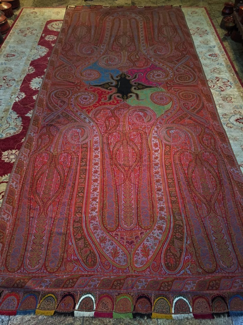 RARE INDIAN 19TH CENTURY FOUR SEASON SHAWL: BEAUTIFUL HAND EMBROIDERED, INDIAN SHAWL 1850S, GREAT CONDITION, SIZE I 330 CM / 135 CMSRARE FOUR SEASON CENTER
