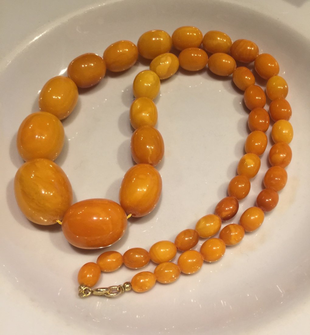 Amber necklace 6 (1 of 3)