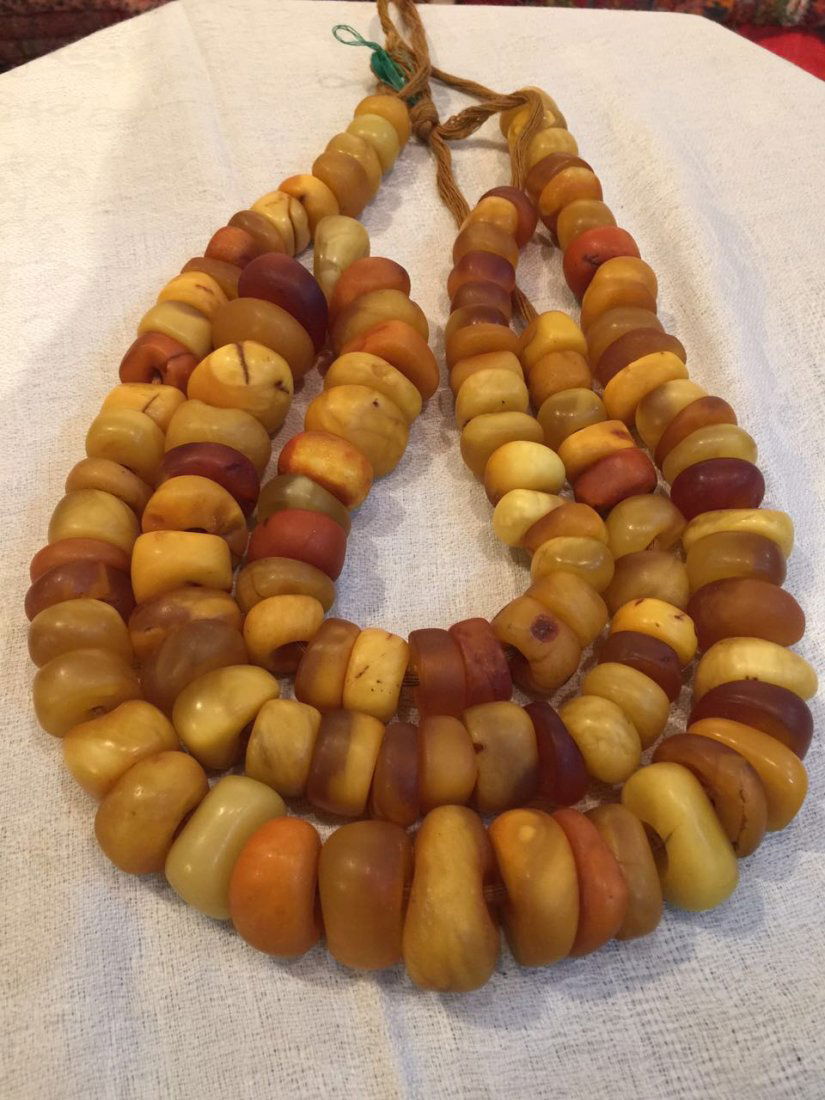 Butterscotch amber necklace (1 of 2)