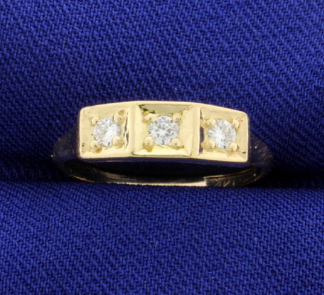 Vintage 3 Diamond 14k Ring: The 3 brilliant cut diamonds weigh a total of 1/4 carat with approx. SI2 clarity and H-I color. Size 6.25. 2.3g