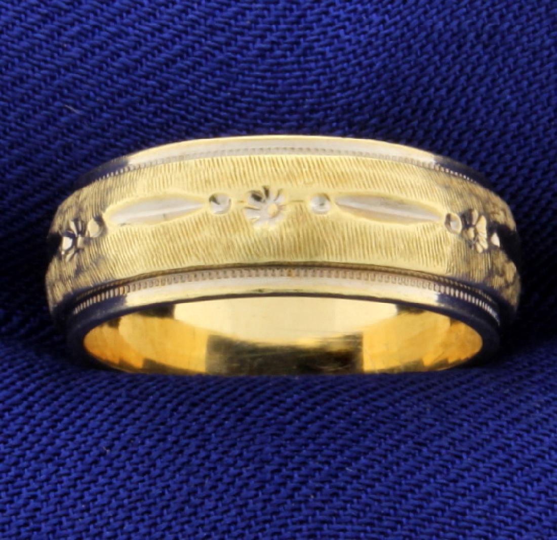 14k Yellow Gold Wedding Band Ring With Beaded Edge and: In 14k Yellow Gold. Size 5.5. 6.5mm wide. 5.9g