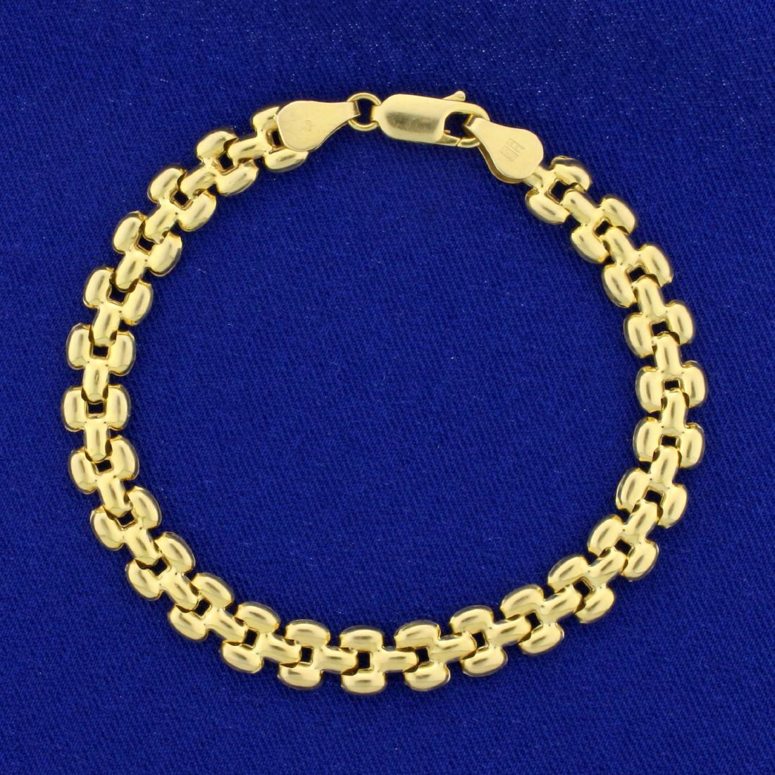 Italian Made Gold Link Bracelet in 14K Yellow Gold: In 14K Yellow Gold. 7 inches long and .75mm wide. 5.2g