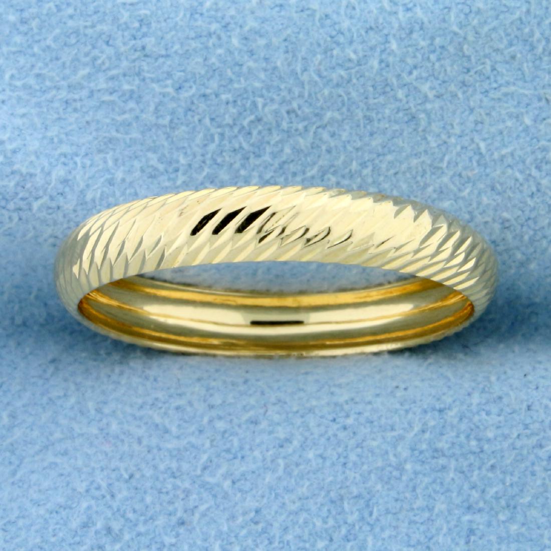 Italian-Made Diamond Cut Men's Wedding Band Ring in 14K: In 14K Yellow Gold. 4mm wide. Size 11. Big look for low price. 1.4g.