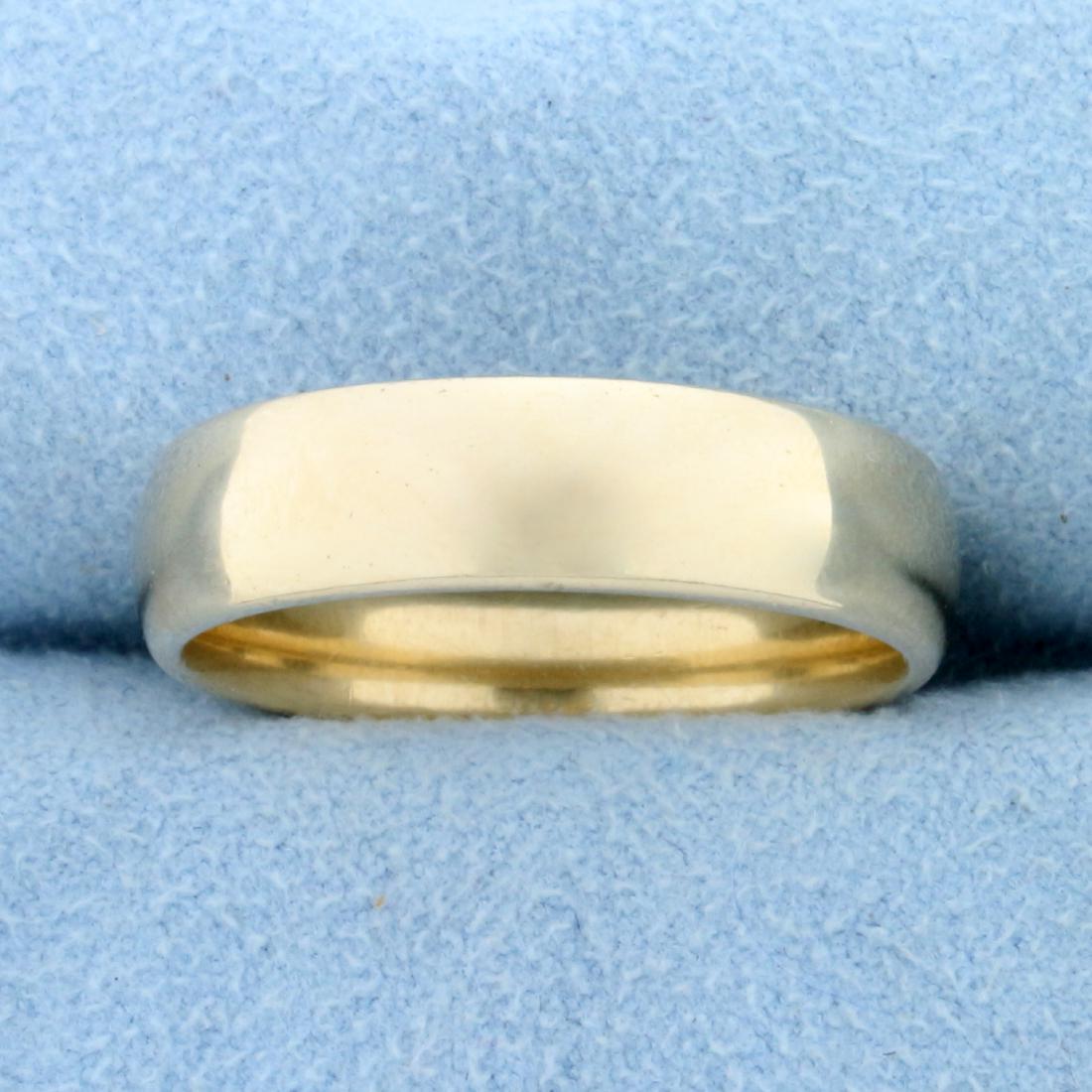 Men's Comfort Fit Wedding Band Ring in 14K Yellow Gold: In 14K Yellow Gold. 6mm wide with a comfort fit edge. High Polish. Size 11 1/2. 9.2g.
