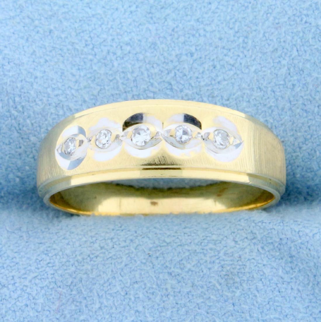 Men's Unique Diamond Wedding Band Ring in 14K Yellow: In 14K Yellow Gold. Contains five .01ct high quality diamonds, H color/VS clarity. Size 11. 4.6g.