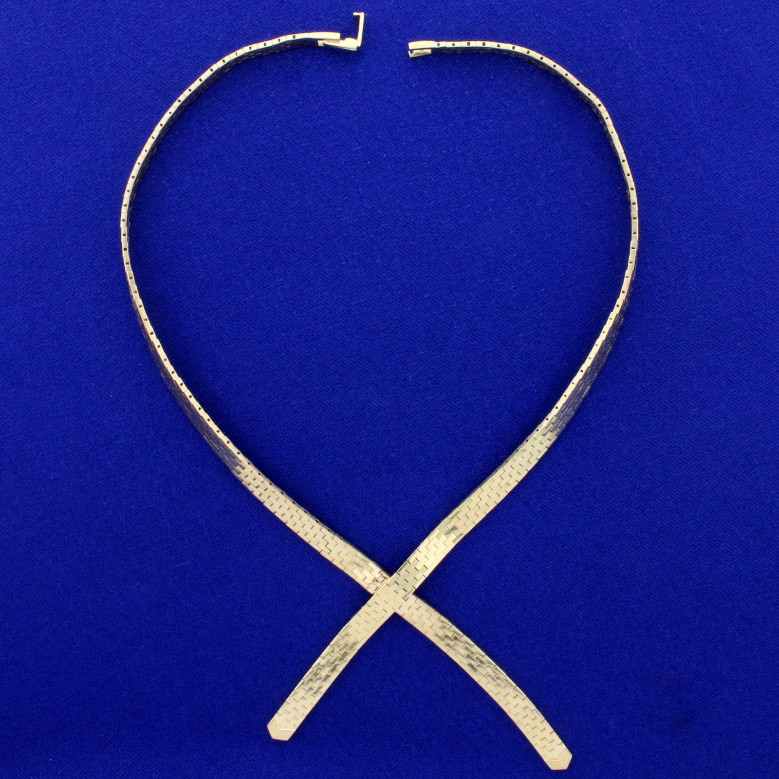 Designer Choker Necklace in 14K Yellow Gold: In 14K Yellow Gold. Brick pattern design. 15 inches long, 5.3mm wide. 28.7g.