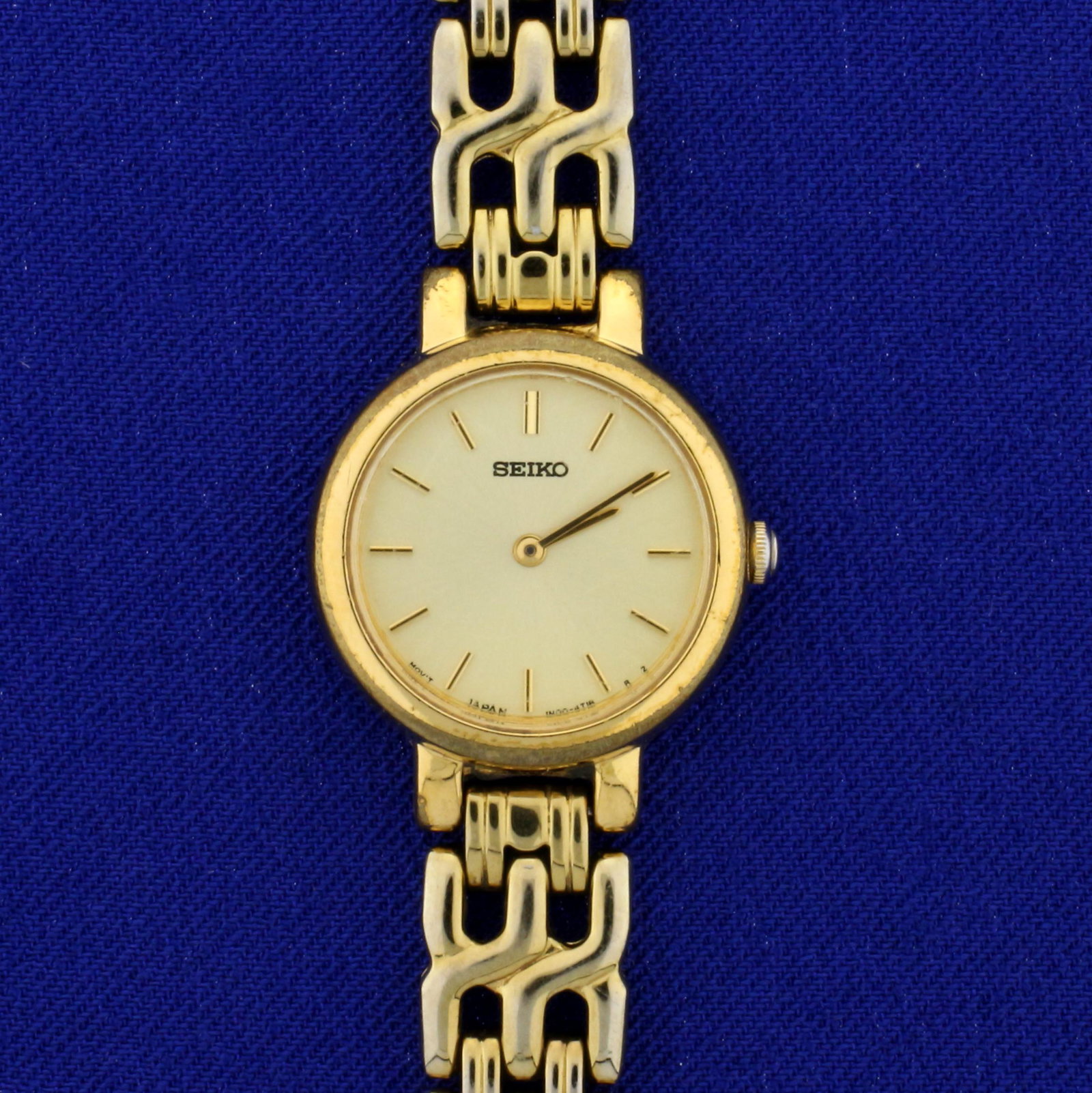 Vintage Ladies Seiko Watch in Gold Plated Stainless: In Gold Plated Stainless Steel. 6 1/2 inches long. Great condition with no scratching on crystal. New battery, quartz movement runs great. 24.2g.