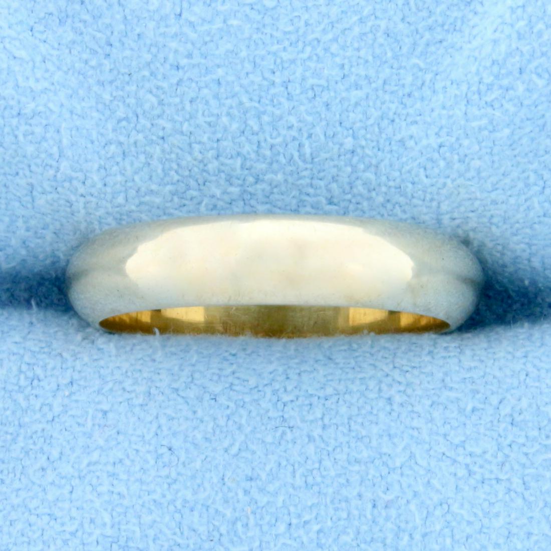3.9mm Wedding Band Ring in 14K Yellow Gold: In 14K Yellow Gold. 3.9mm wide. Size 5. 3.2g