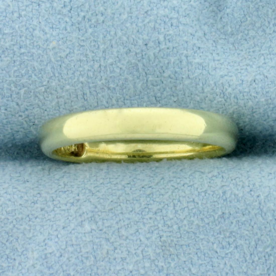 Wedding Band Ring in 18K Yellow Gold: In 18K Yellow Gold. 3mm wide. Size 5. 3.2g