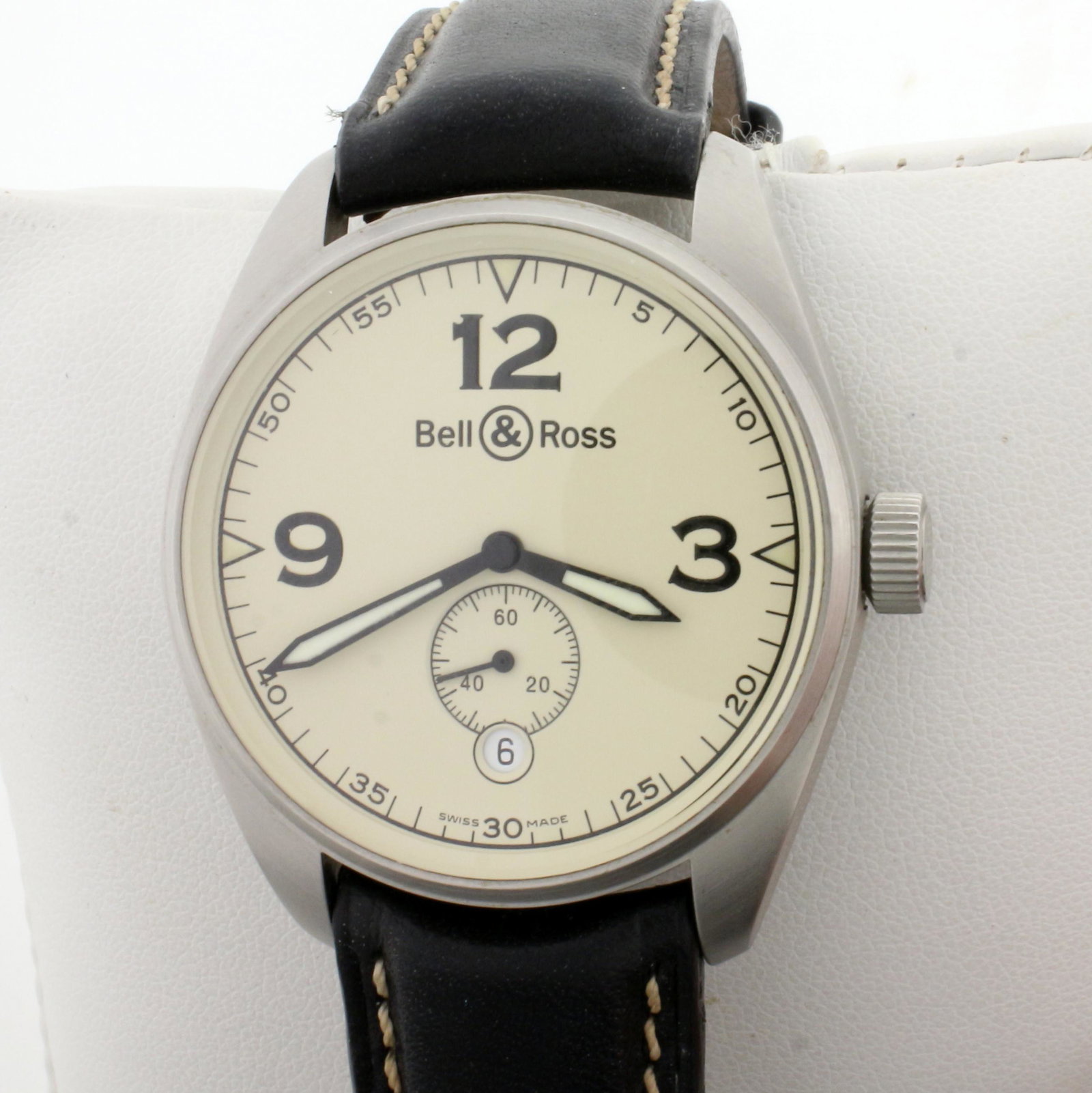 Bell & Ross 123 Automatic Watch BR 123: Stainless Steel with leather band. 38mm case. Swiss made automatic movement runs great, watch is in overall excellent condition with no scratching on crystal or case. Original leather band is also in 