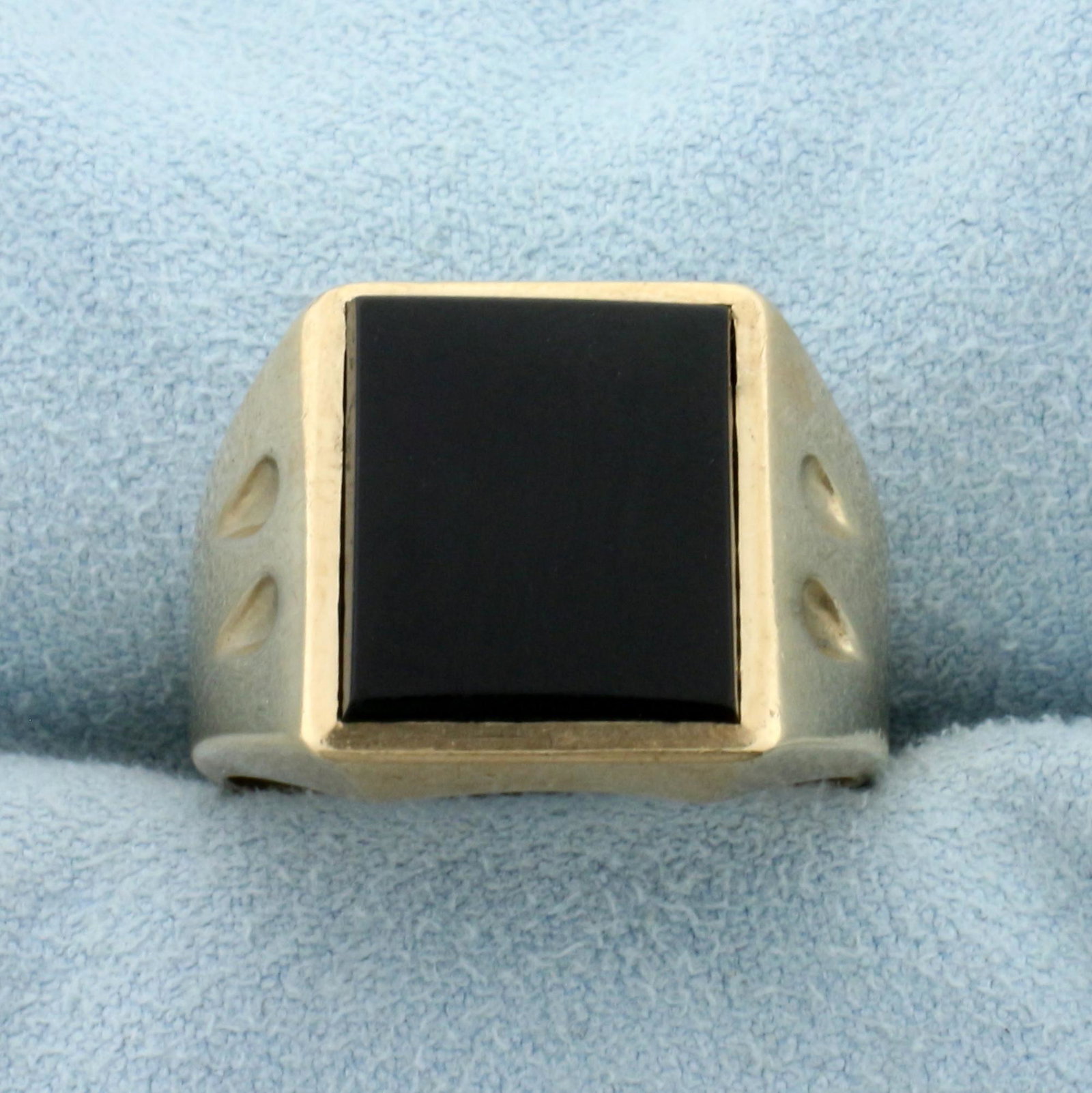 Onyx Ring in 10K Yellow Gold: In 10K Yellow Gold. Contains one high quality natural 12 x 10mm Onyx gemstone. Size 9 1/4. 5.6g.