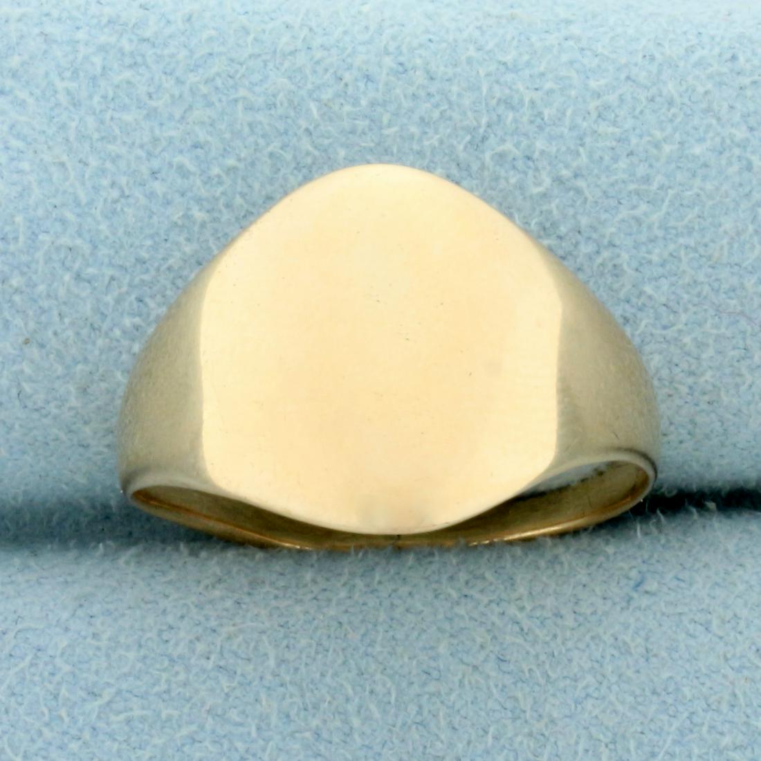 Antique Signet Ring in 10K Rose Gold: In 10K Rose Gold. Size 9.5. 4.6g.