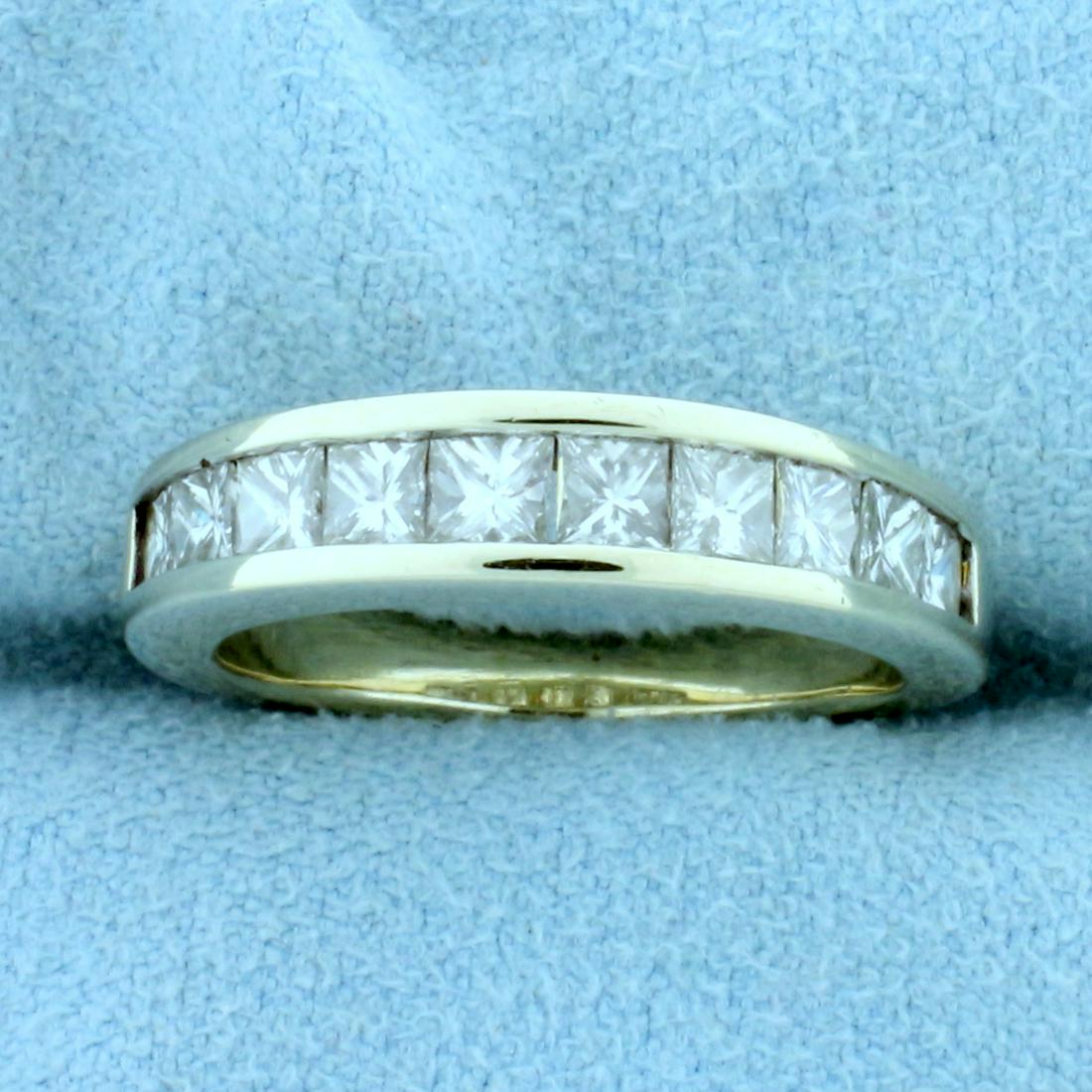 1ct TW Princess Diamond Wedding or Anniversary Ring in: In 14K White Gold. Contains ten high quality princess cut Diamonds, 1ct TW, VS clarity/H color. Size 5 3/4. 4.3g