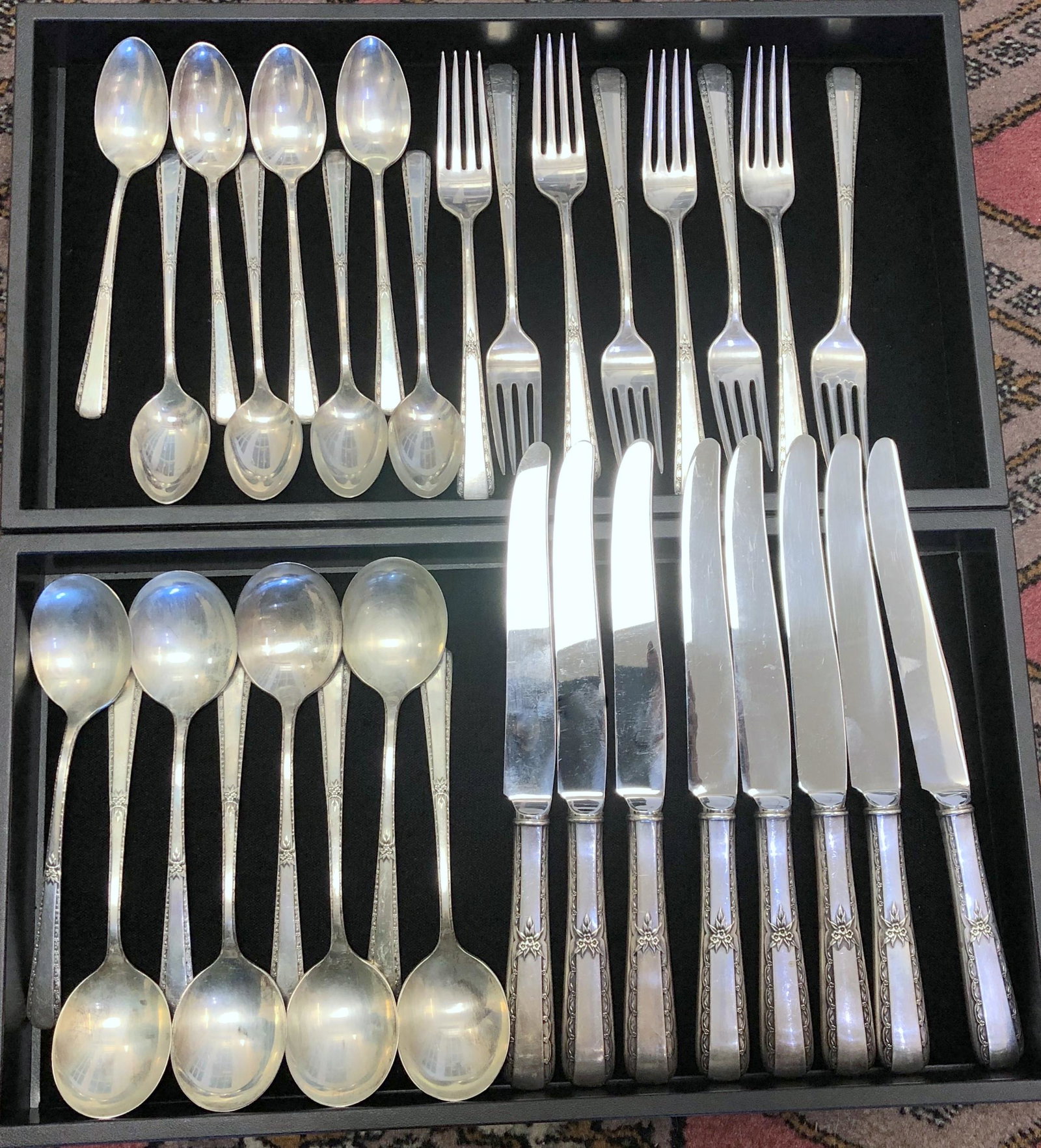 International Rogers Spring Bouquet 32 Piece Sterling: In Sterling Silver. Contains 8 forks (7.25 inches), 8 round bowl soup spoons (6.5 inches), 8 teaspoons (6 inches), and 8 knives (9.25 inches). 1264g.