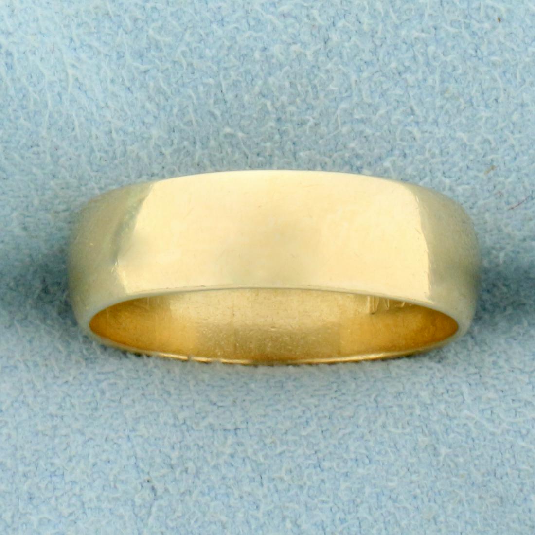6MM Wedding Band Ring in 14K Yellow Gold: In 14K Yellow Gold. Size 8 1/2. 5.0g.