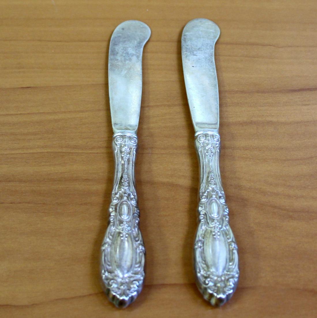 Towle King Richard Set of Two Hollow Handle Butter: In Sterling Silver. Contains two HH butter spreaders @ 5 3/4 inches long. 90.2g