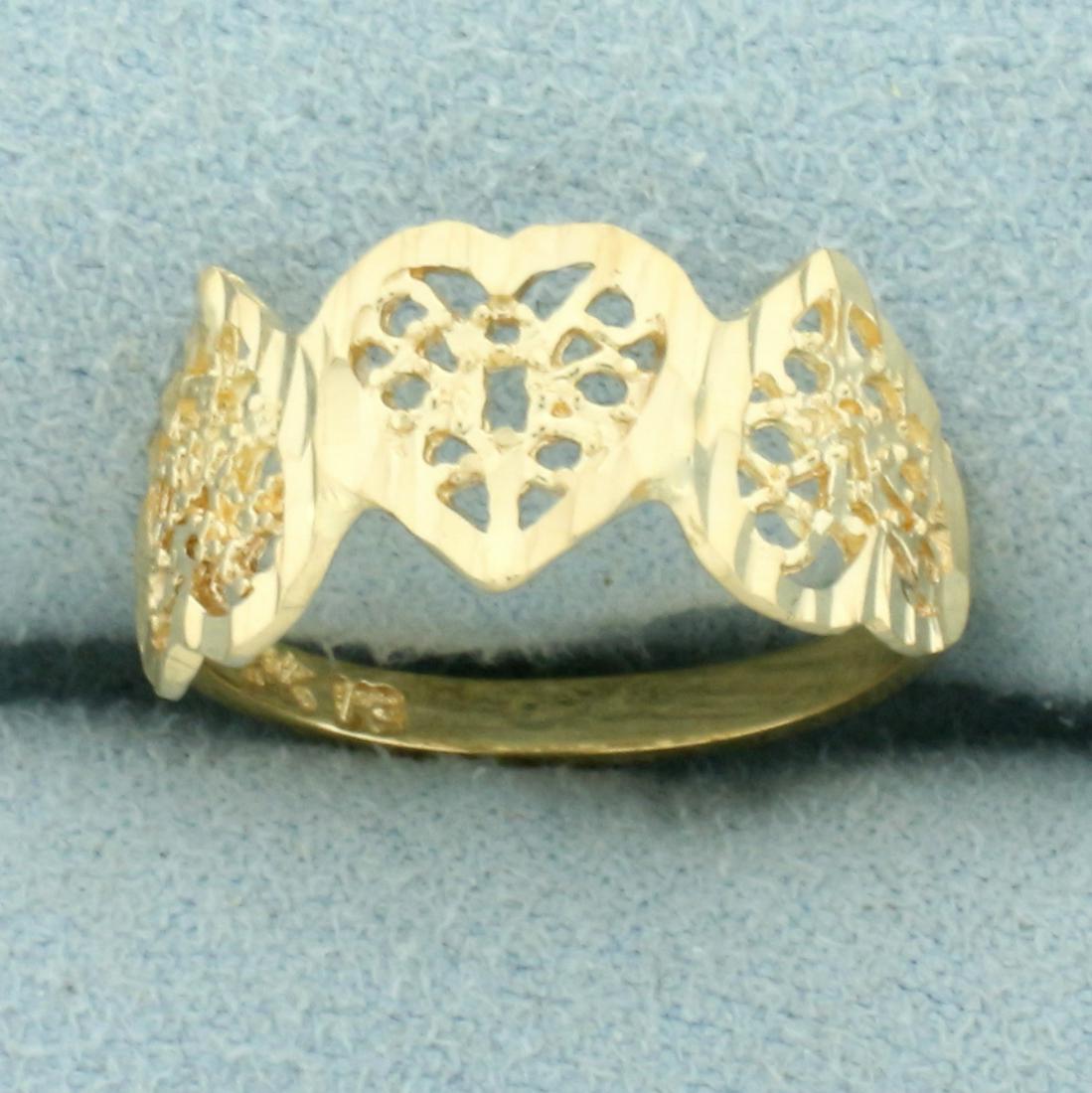 Diamond Cut Heart Ring in 10K Yellow Gold: In 10K Yellow Gold. Size 6. 1.3g.