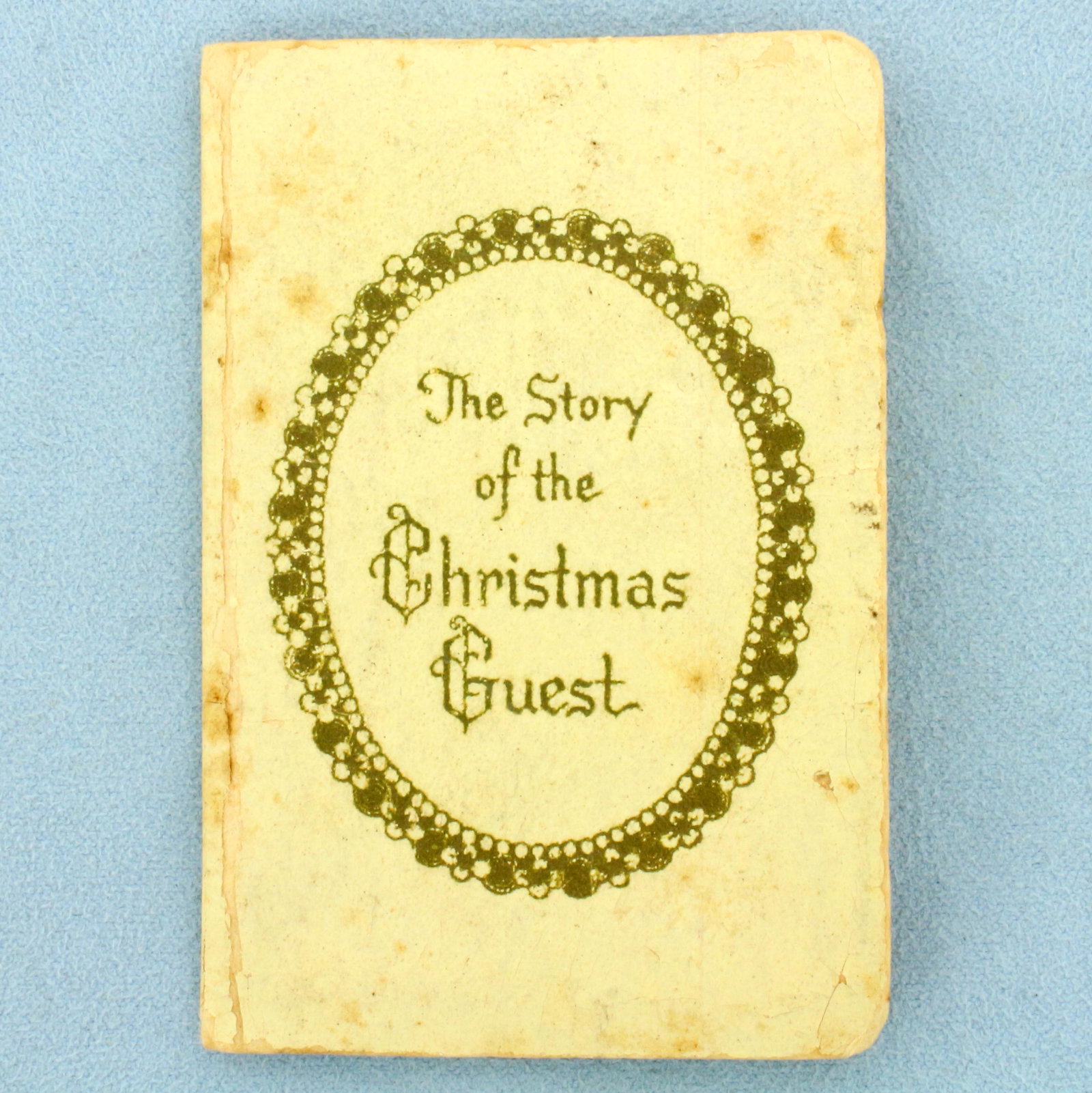 Vintage The Story of the Christmas Guest Miniature Book: Published by Gibson Greeting Cards, with poem by Helen Steiner Rice. 3.25 inches long, 2.25 inches wide.