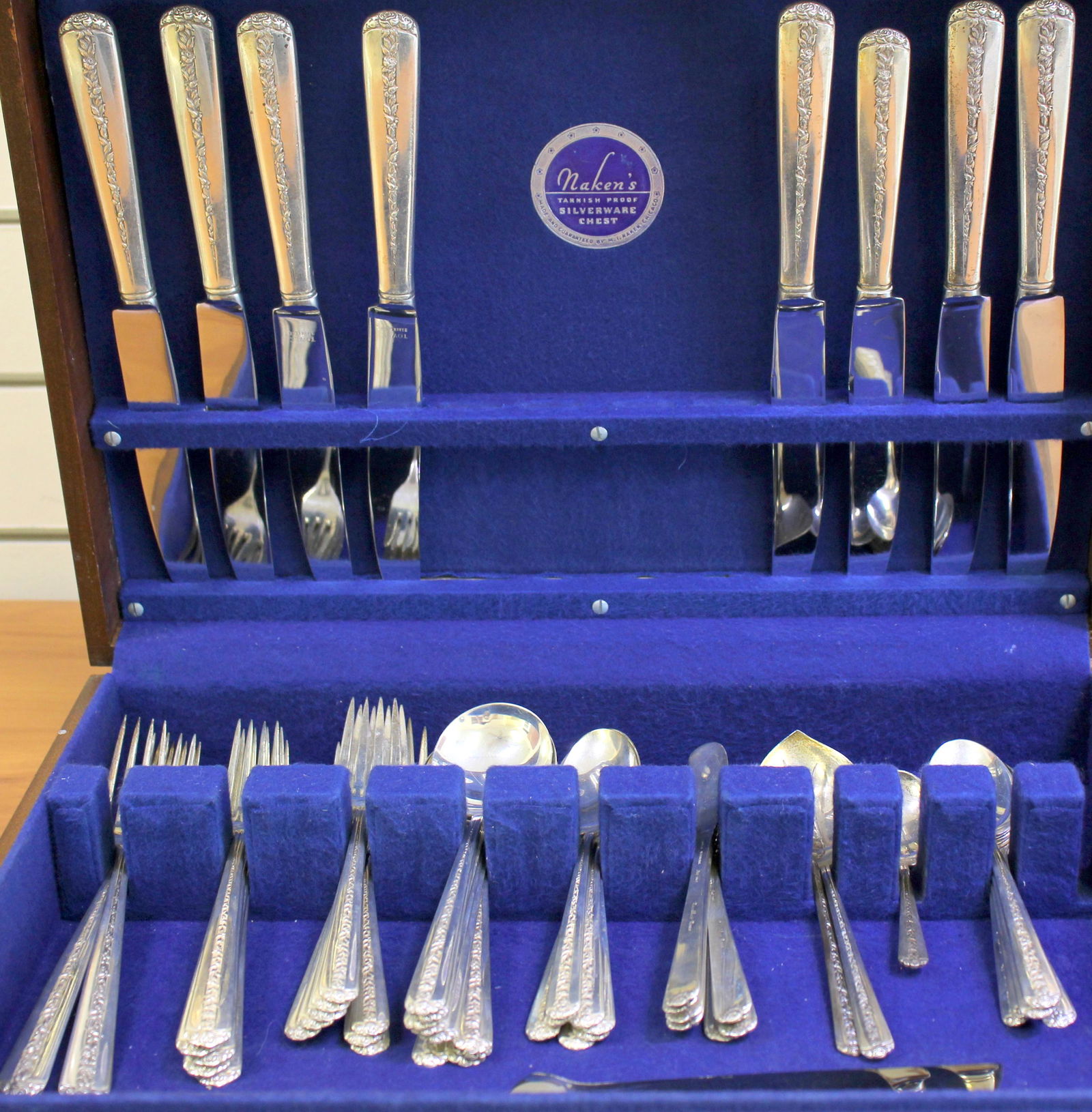 Towle Rambler Rose 48 Piece Flatware Set In Sterling Silver: In Sterling Silver. Great condition. Contains: 8 knives 9 1/2 inch, 8 forks 6 1/2 inch, 8 salad forks 8 inch, 13 table spoons 6 inch, 9 oval serving spoons 6 1/2 inch, 1 serving knife 10 1/2 inch, 1 s