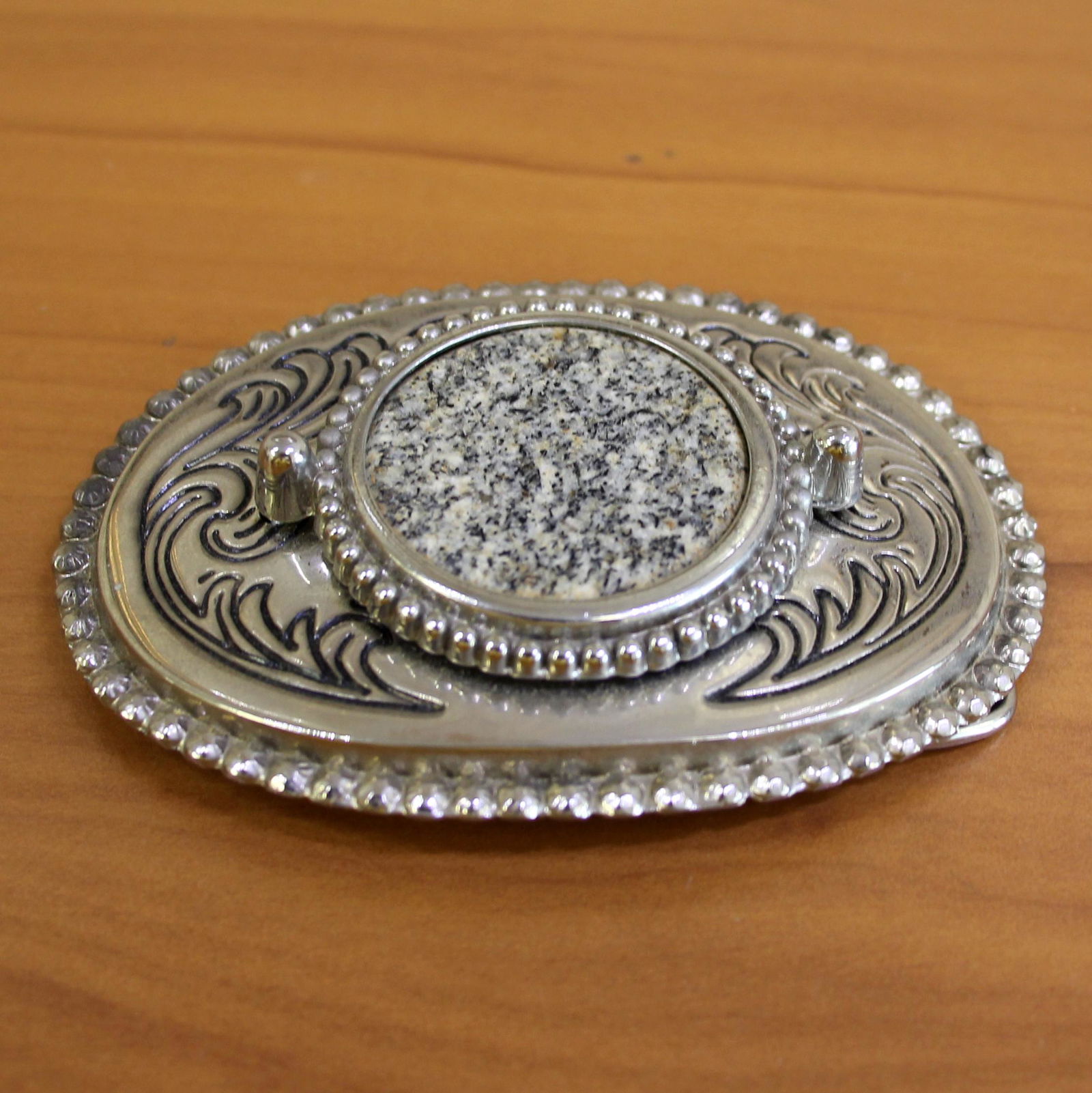 Vintage Western Agate Belt Buckle: It is 3 7/8 inches by 2 5/8 inches, fits up to 1.75 inch belt. Made in the U.S.A.