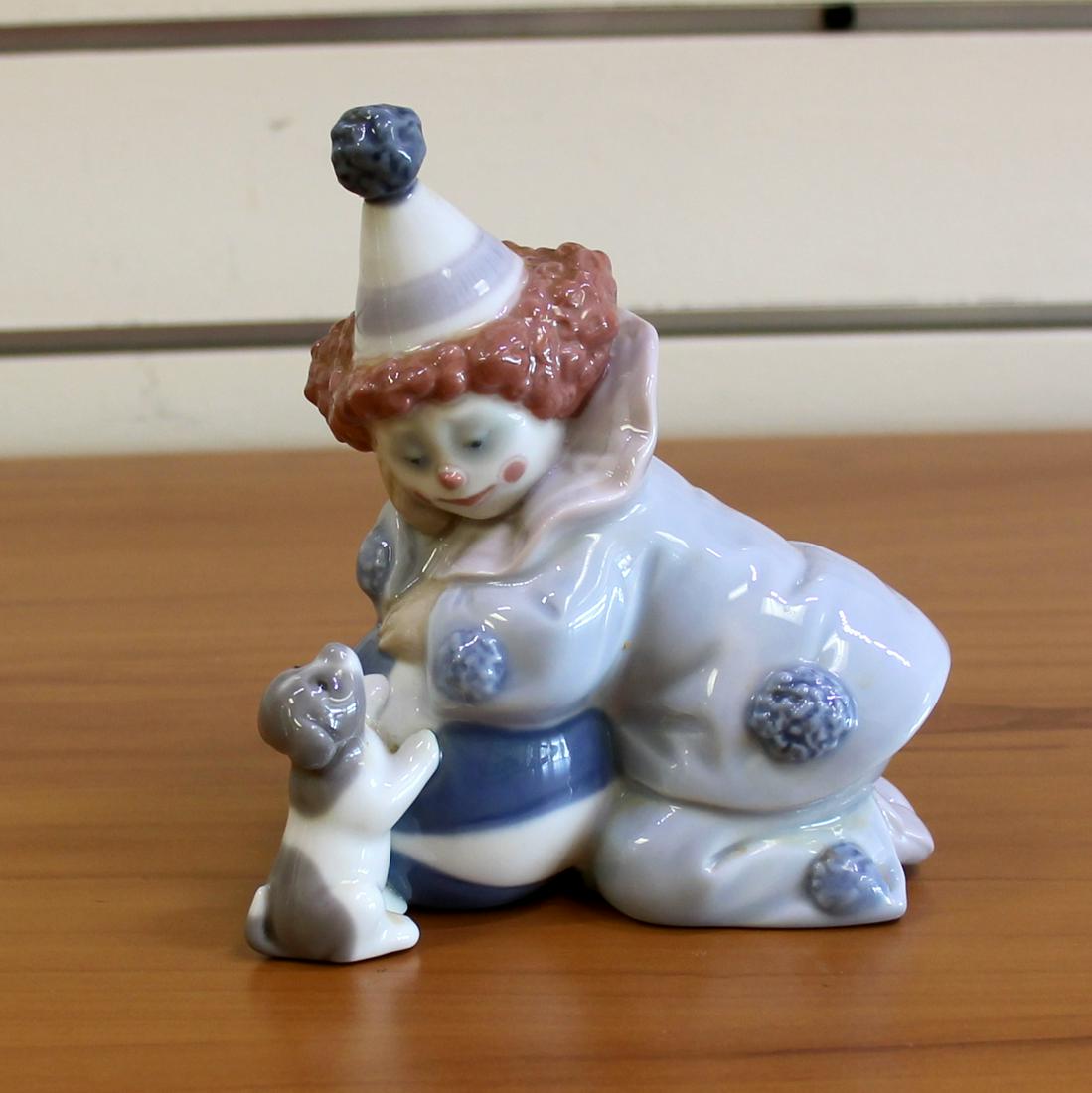 Lladro Retired 5278 Clown Pierrot with Puppy Dog and Ball: Retired Number 5278. 4.5 Inches High by 4.5 Inches wide. No damage or defects.