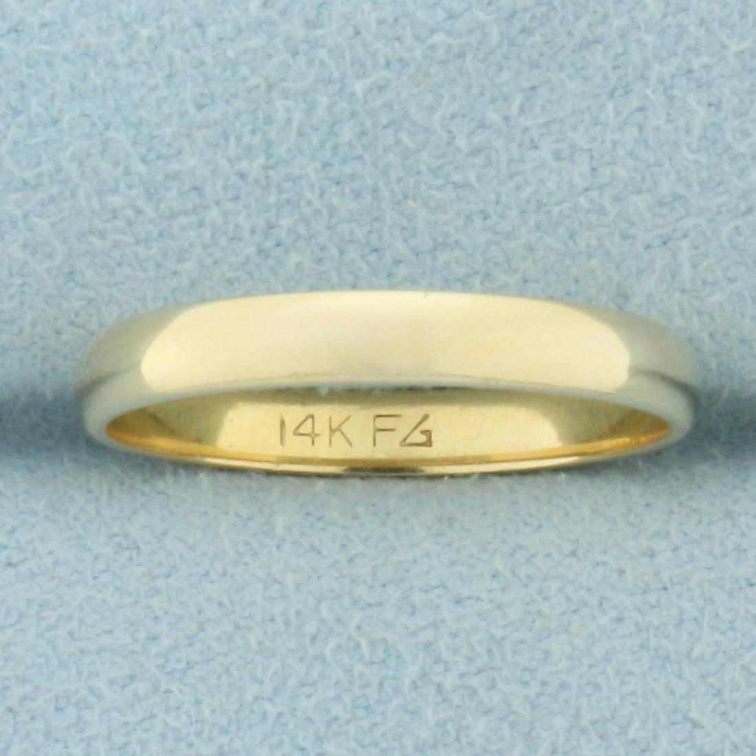 Traditional Wedding Band Ring in 14k Yellow Gold: In 14k yellow gold. 2.9mm wide. Size 8. 2.1g.