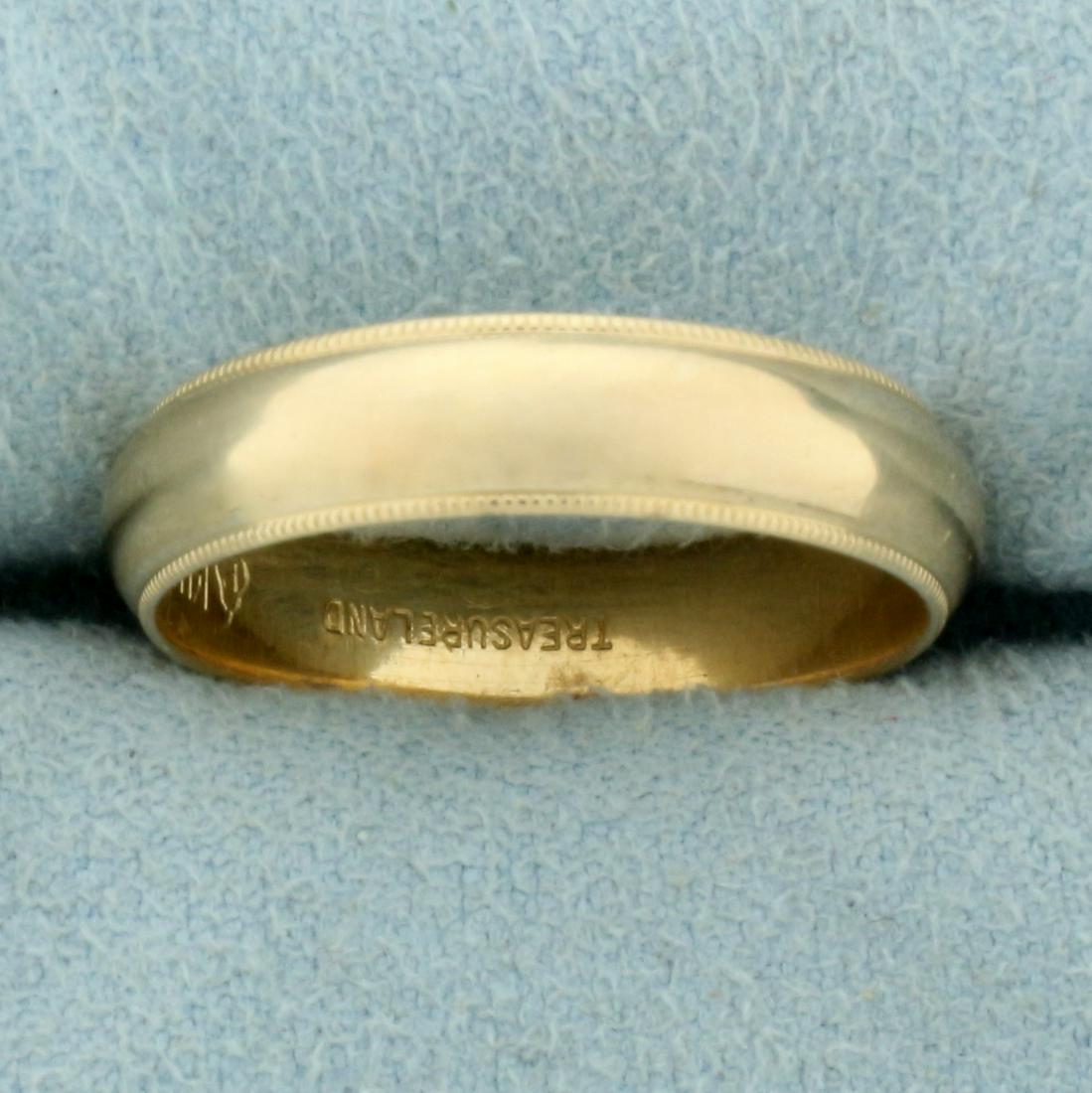 Mens Beaded Edge Milgrain Wedding Band Ring in 14K Yellow Gold: In 14K Yellow Gold. 5mm wide. Size 9. 4.5g.