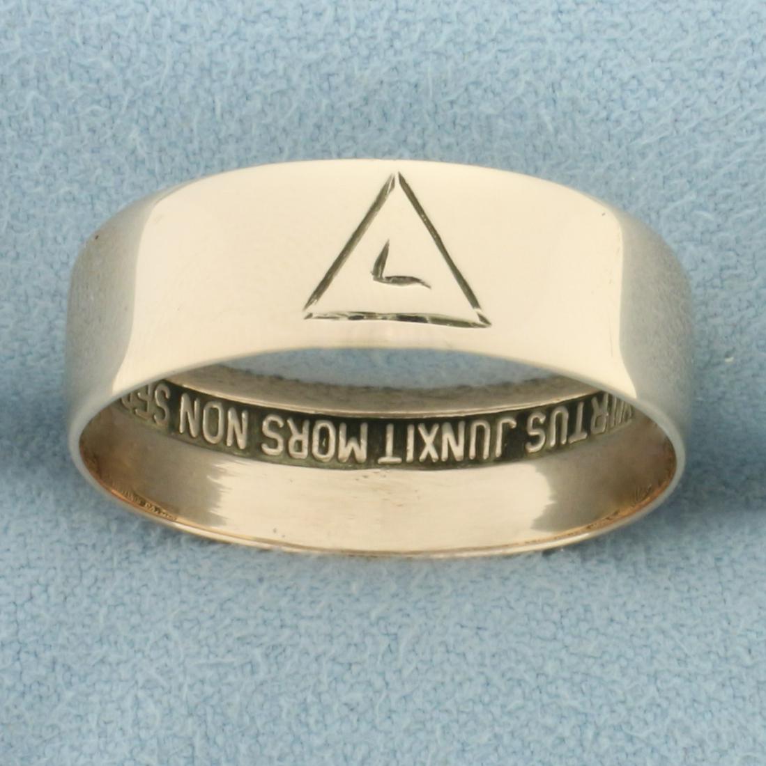 Mens Masonic Scottish Rite Band Ring in 14k Rose Gold: In 14k rose gold. Inside reads "Virtus Junxit Mors Non Separabit" 7mm wide. Size: 11. 4.0g.