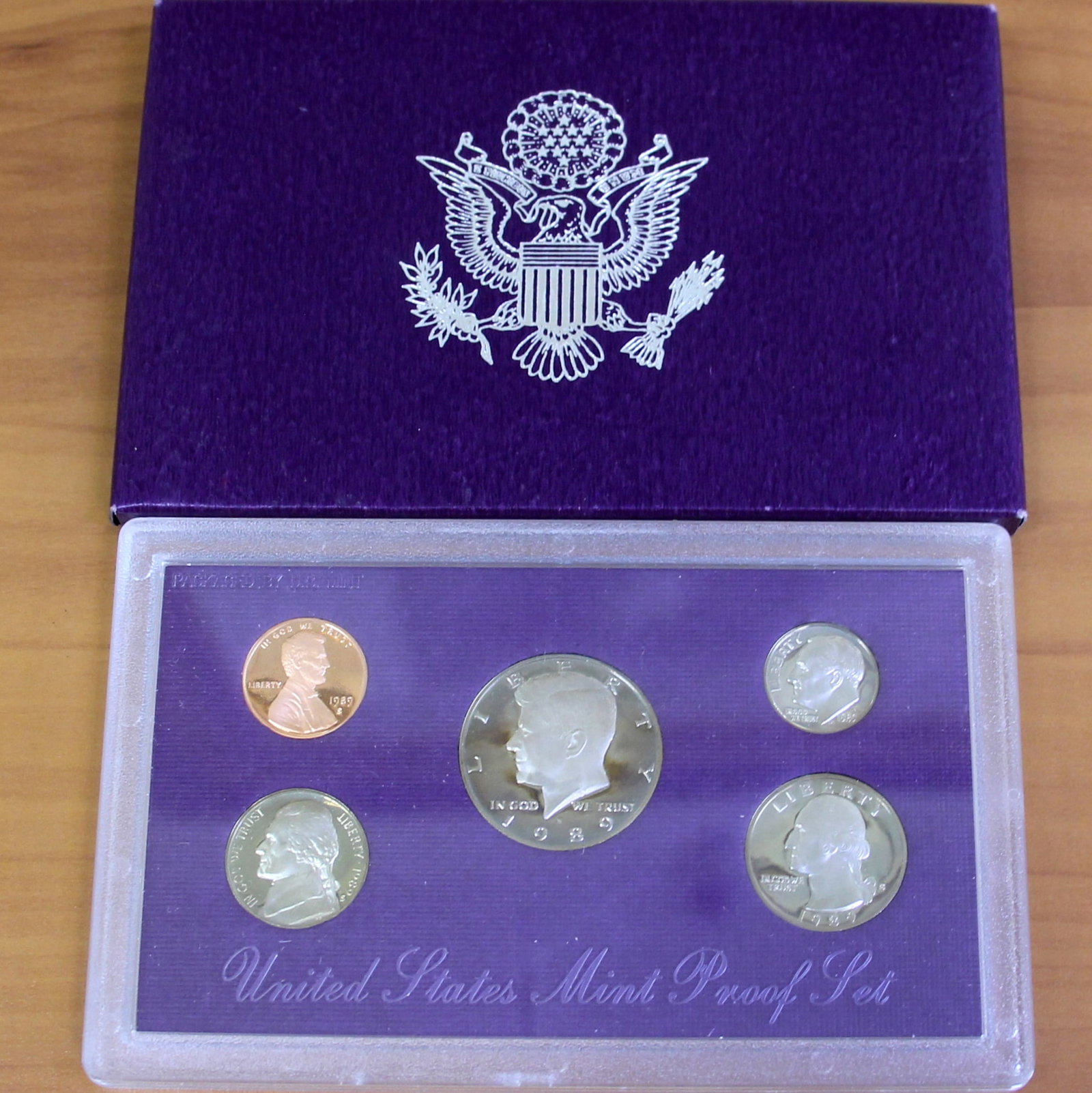 US Mint Uncirculated Coin Proof Set 1988-1991: Uncirculated Mint Proof Set from 1988 to 1991. Docs and packaging included.