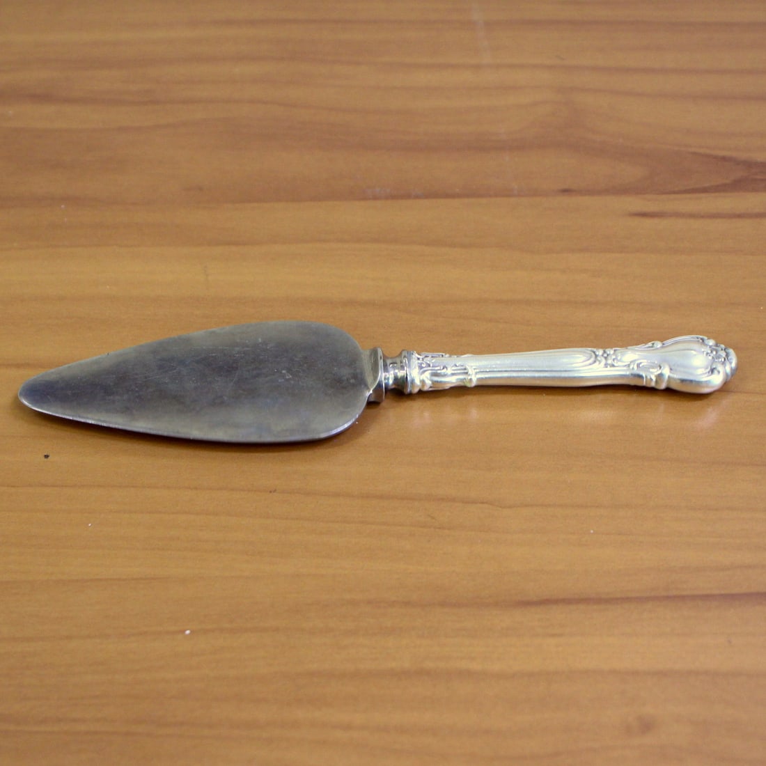 Gorham "Chantilly " Sterling Silver Cheese Server: In .925 Sterling Silver. Contains one cheese server with stainless blade. 6 inches long. 38.1g.