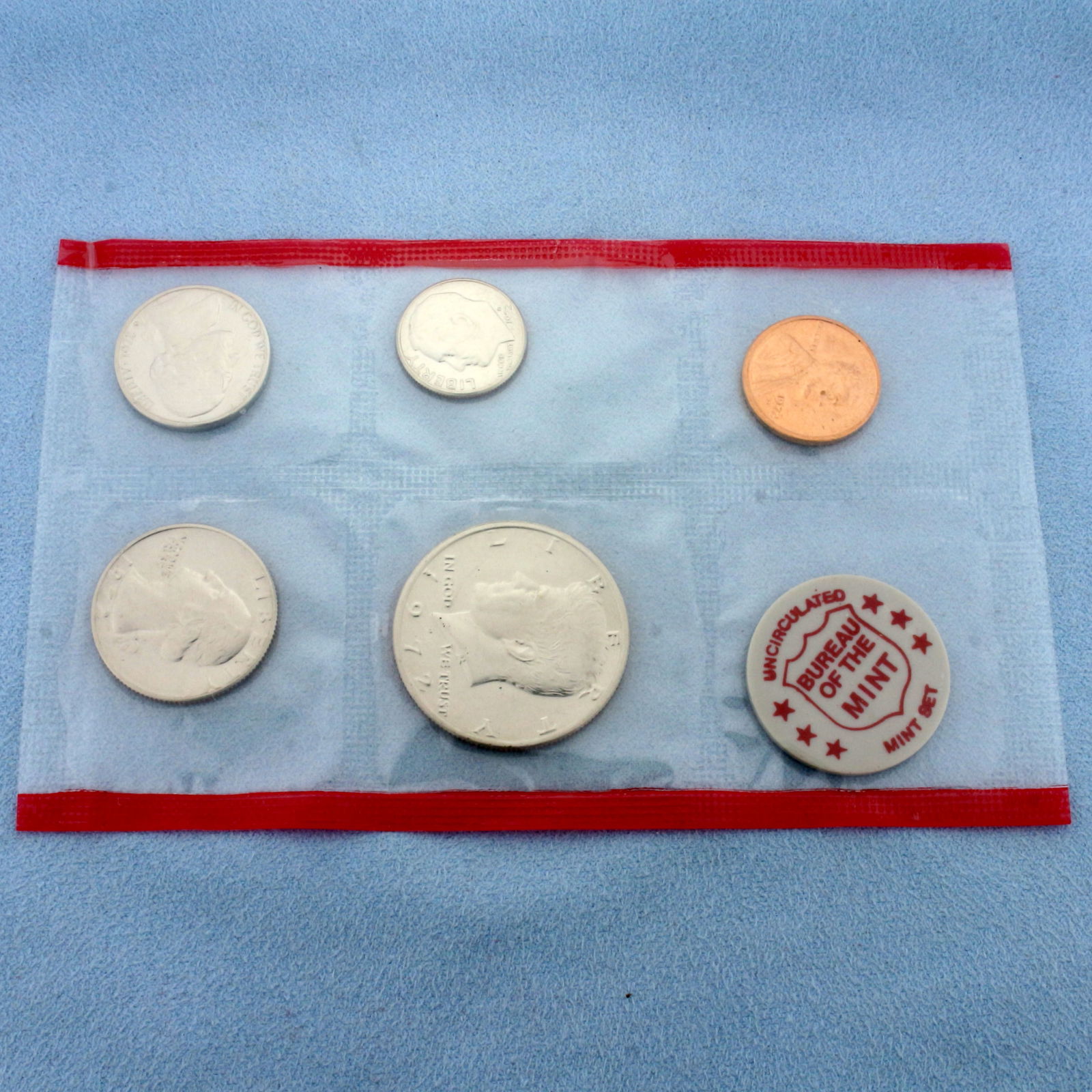 1972 Uncirculated Coin Set U.S Mint Original Government Packaging OGP: 1972 Uncirculated Mint Set - 5 Coins. Includes original plastic sleeve.