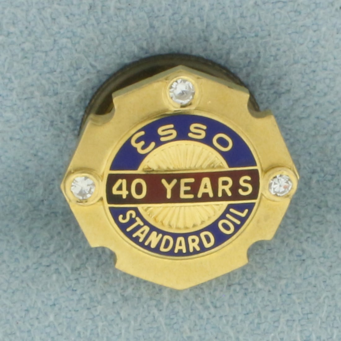 Vintage Esso Standard Oil 40 Years Diamond Pin in 14k Yellow Gold: In 14k yellow gold. Contains three high quality .01ct diamonds, SI clarity/G color. 1/2 inches diameter. Screw back. 3.0g.