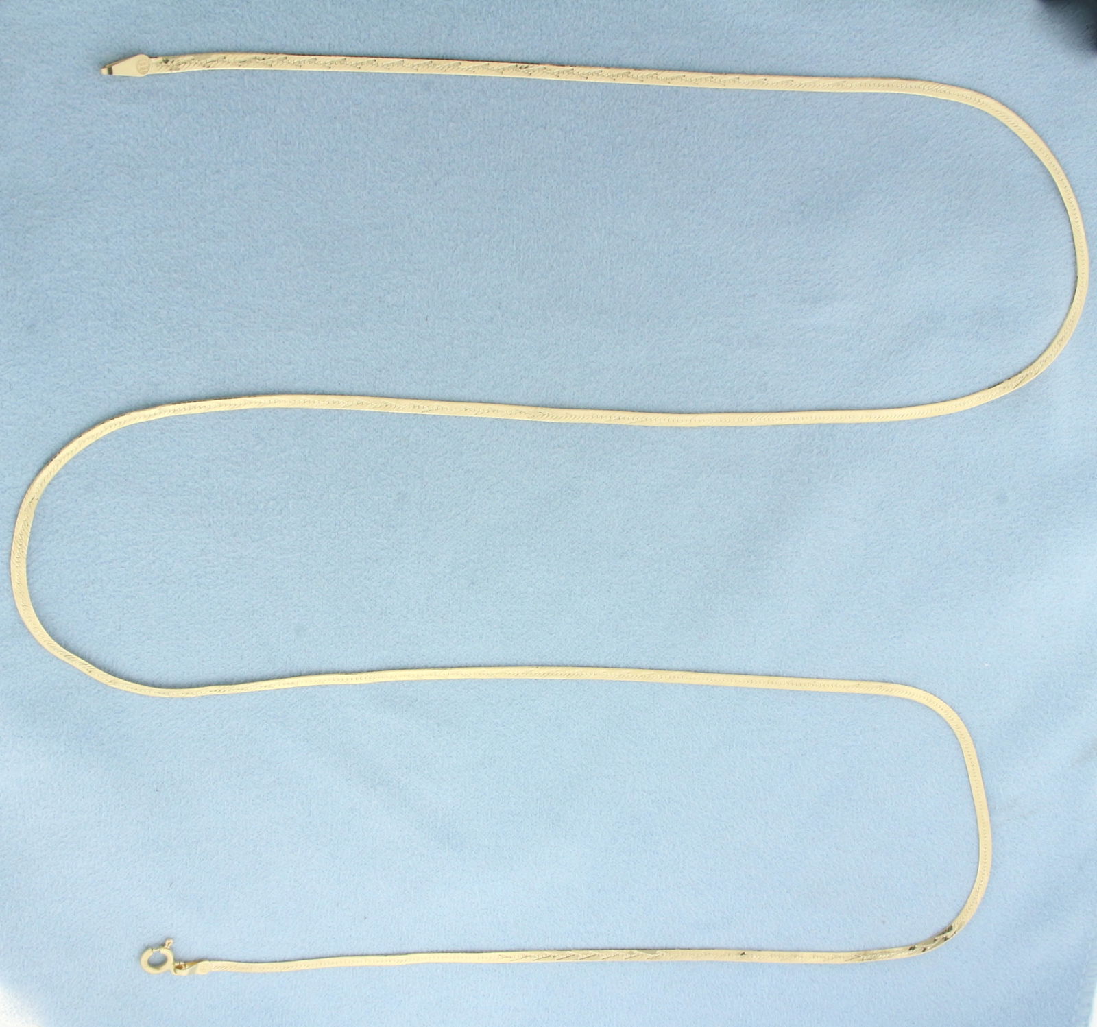 30 Inch Reversible Herringbone Link Chain Necklace in 14k Yellow Gold (1 of 4)