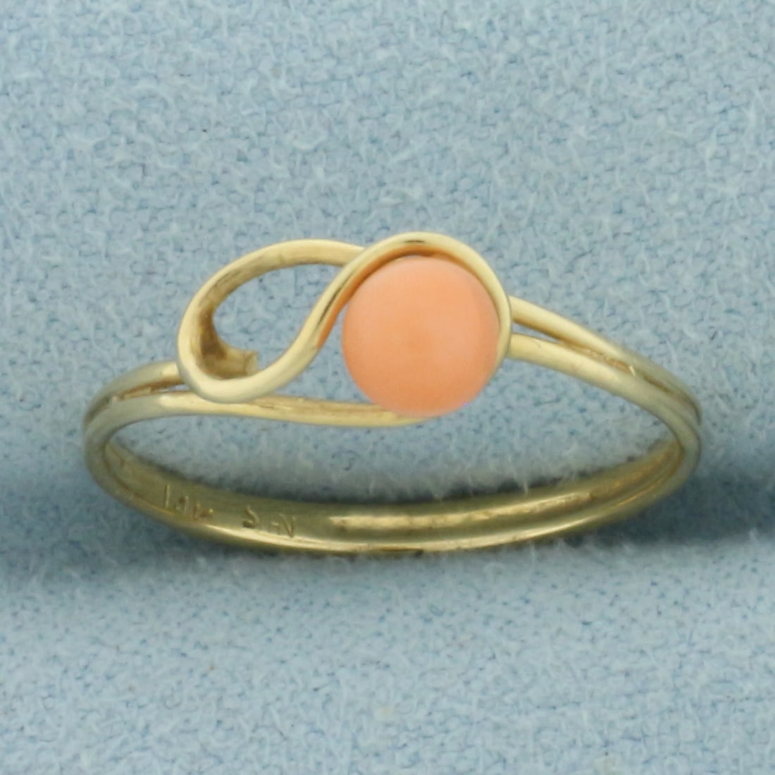 Vintage Angel Skin Pink Coral Ring in 14k Yellow Gold (1 of 4)