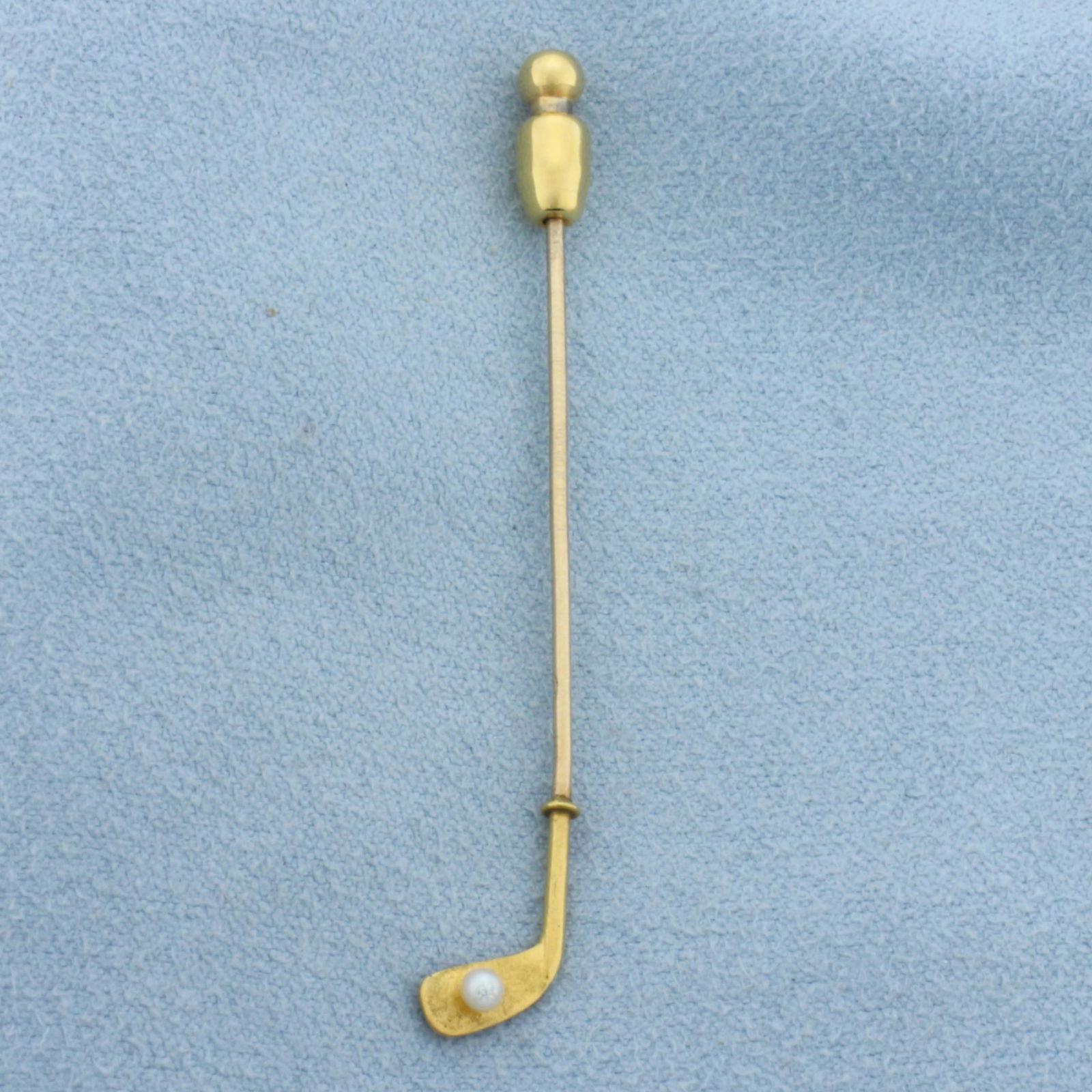 Golf Club Pin in 14k Yellow Gold (1 of 2)