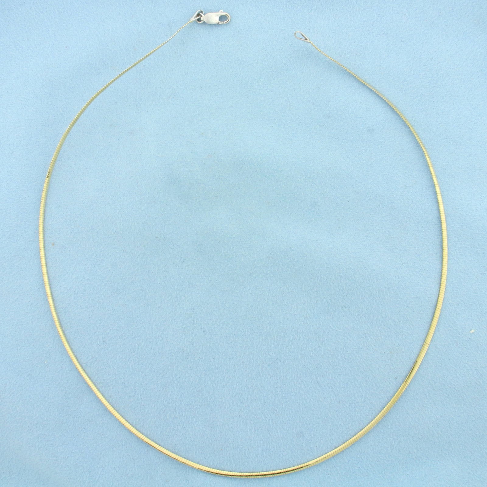Reversable Flattened Wire Omega Necklace in 10k White and Yellow Gold (1 of 3)