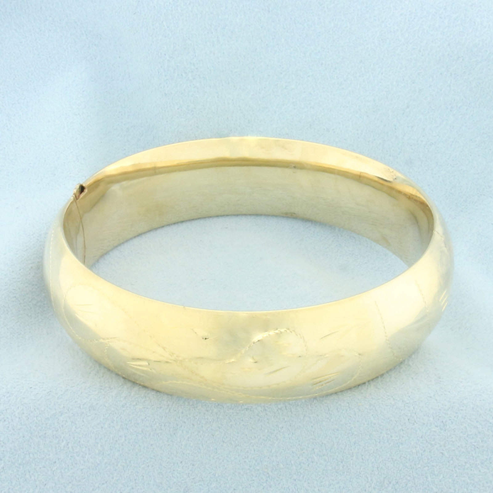 Hinged Etched Paisley Design Wide Bangle Bracelet in 14k Yellow Gold (1 of 4)