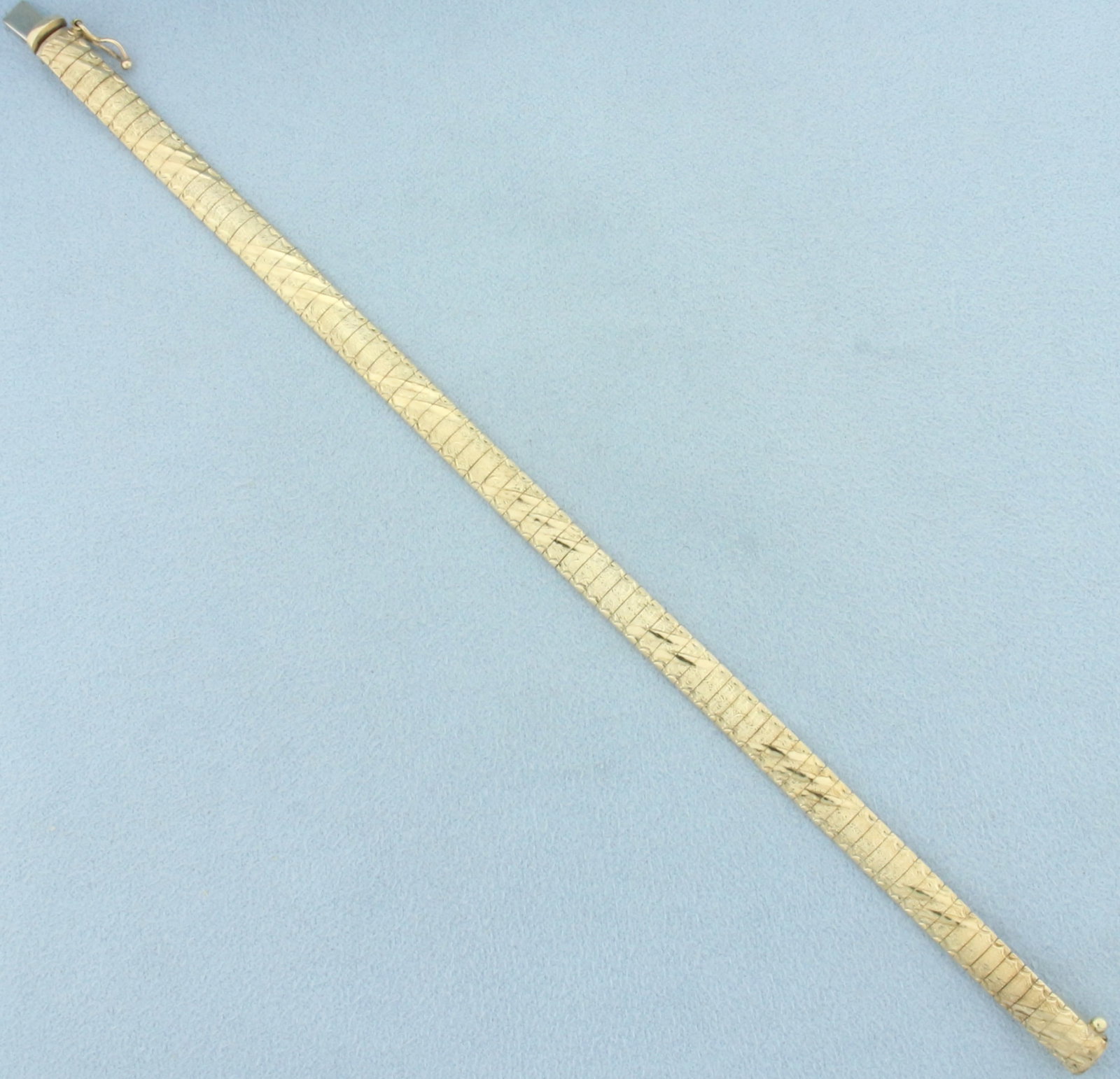 Italian Diamond Cut Sandblast Finish Omega Link Bracelet in 10k Yellow Gold (1 of 2)
